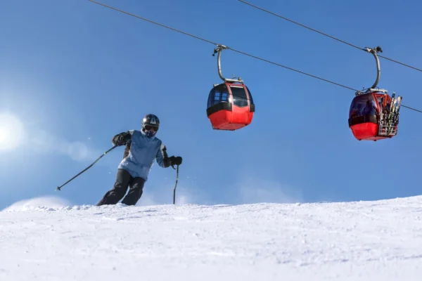 7 stations de ski proches d&rsquo;Annecy pour skier dès cet hiver